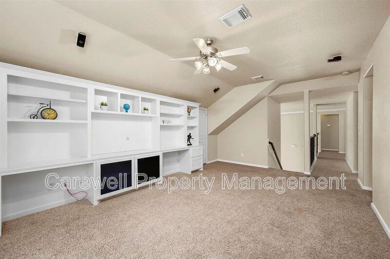 10907 Lombardia Ct - Photo 7 of 42