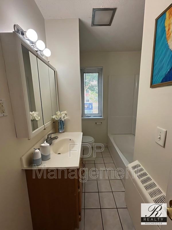 610 East Ave #4 - Photo 7 of 13