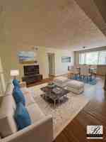 featured image of 610 East Ave #10