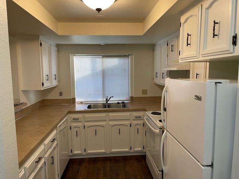 4282 Meadowbrook Ct Ne - Photo 2 of 9