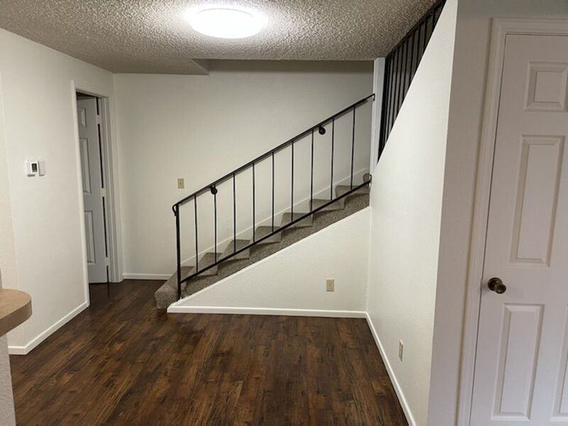 4282 Meadowbrook Ct Ne - Photo 5 of 9