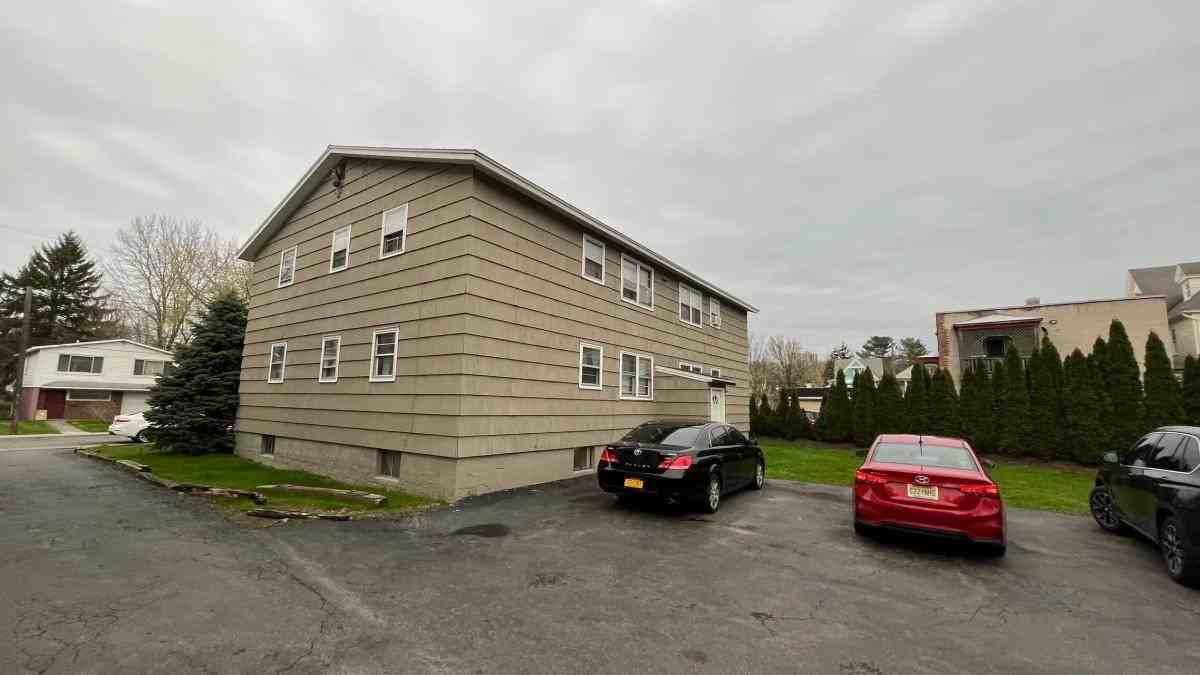 121 Minerva St #4 - Photo 2 of 3