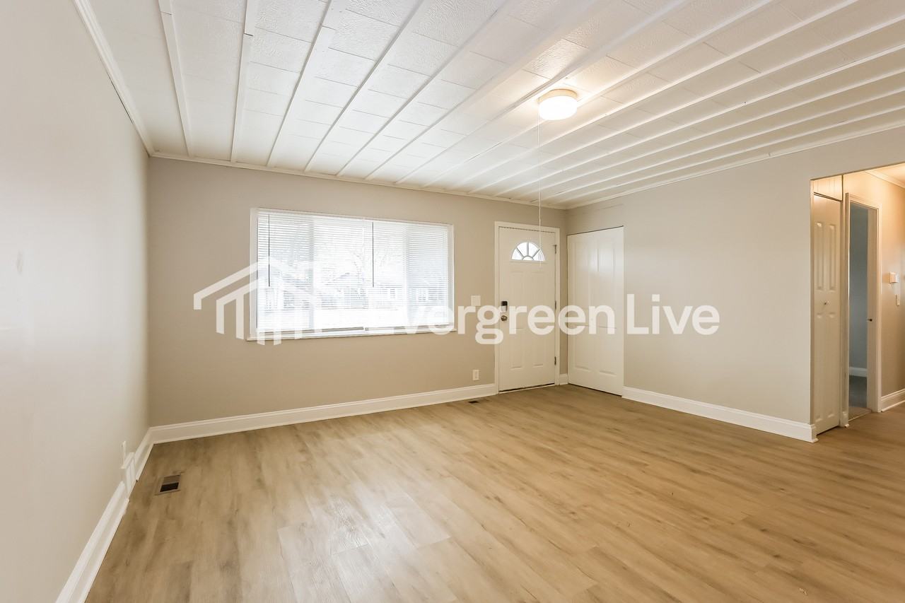 8816 Montery Ct - Photo 2 of 15