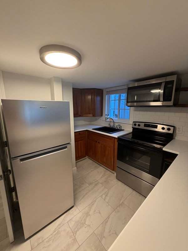 11 King St ##2 - Photo 2 of 9