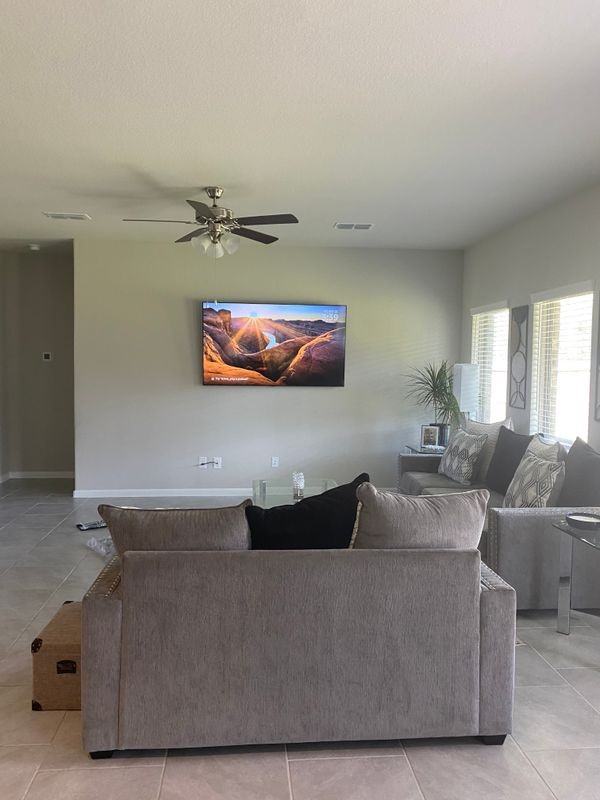 1011 Bayou Meadow Dr - Photo 2 of 10