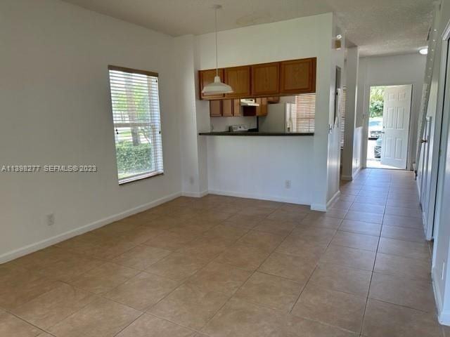 5191 Palmbrooke Cir - Photo 3 of 5