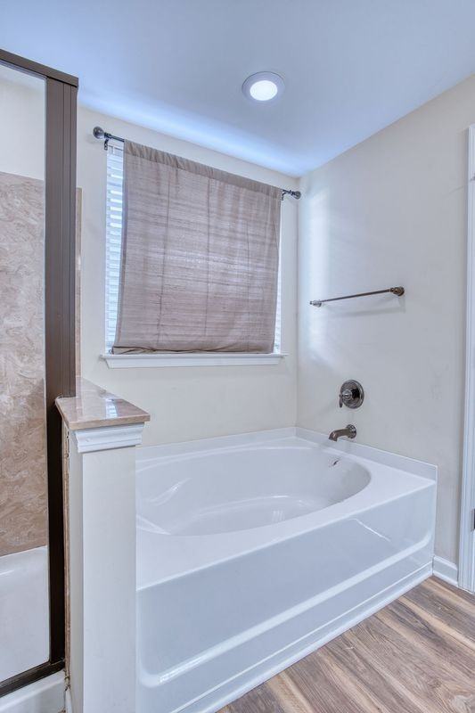 451 Riverdale Rd - Photo 5 of 27