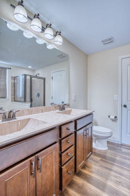 451 Riverdale Rd - Photo 6 of 27