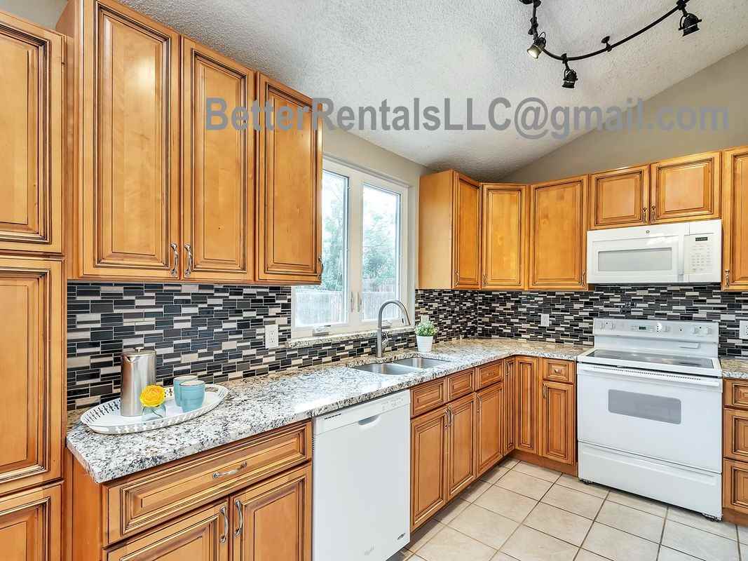 19451 E Navarro Dr - Photo 7 of 29