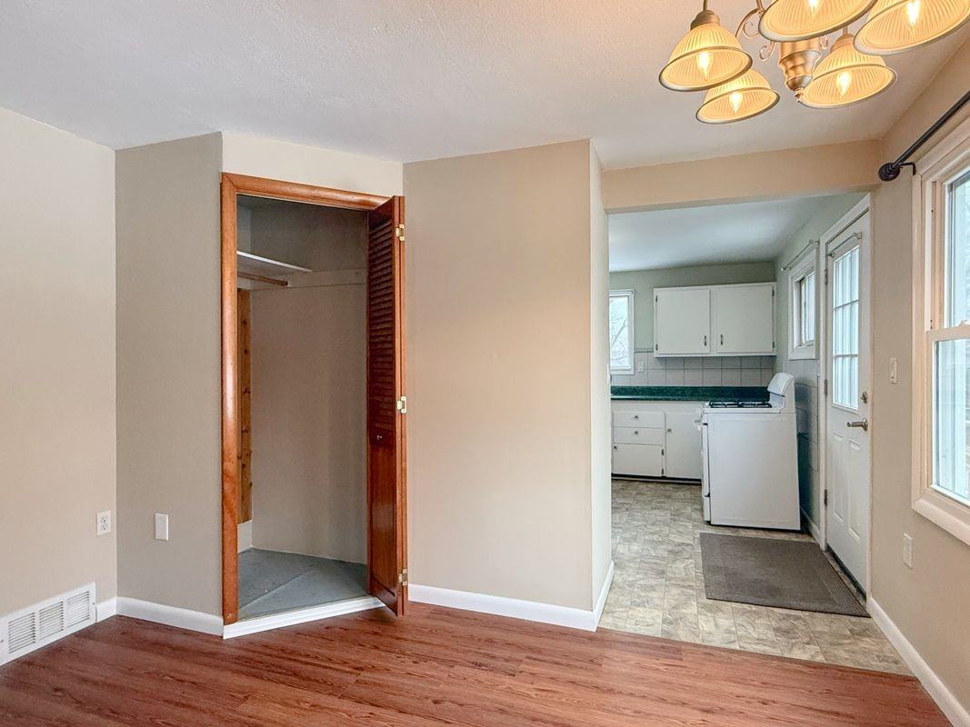 2653 W Seneca Tpke - Photo 6 of 23