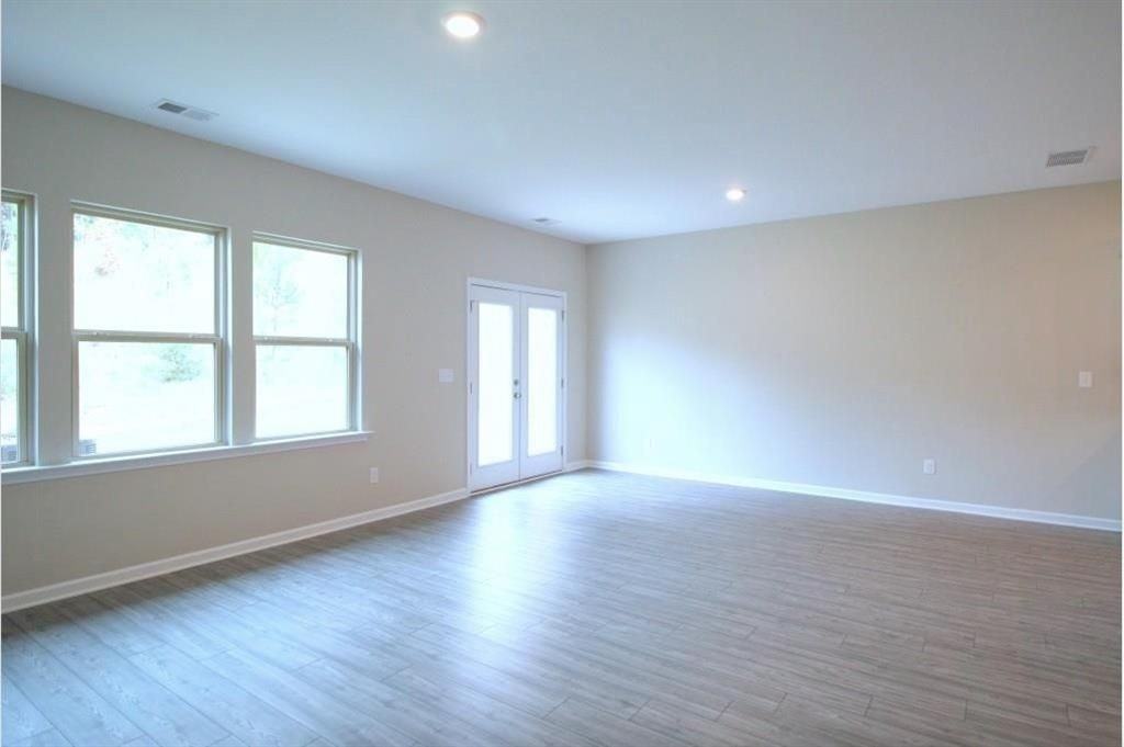 6148 Lanier Harbor Lndg - Photo 7 of 24