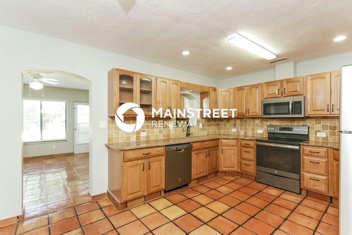 2035 Goldenrod St - Photo 6 of 16