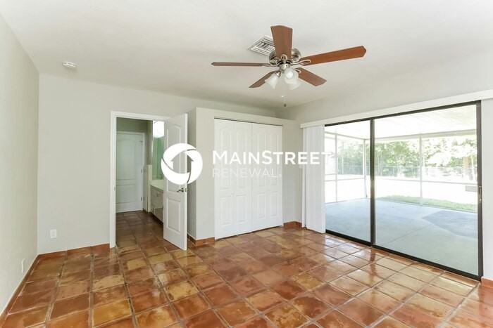 2035 Goldenrod St - Photo 7 of 16