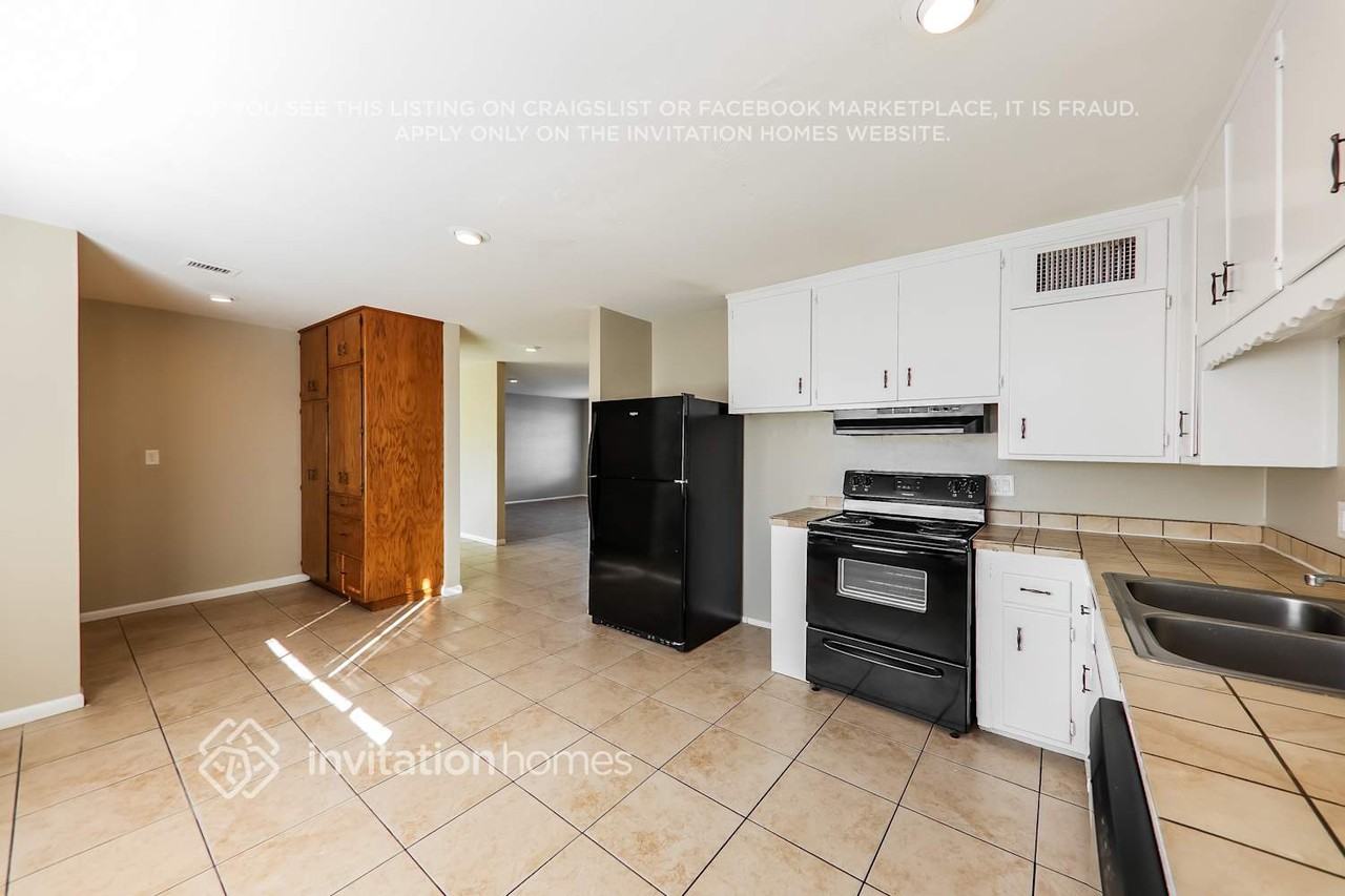 3335 W Mclellan Blvd - Photo 7 of 17