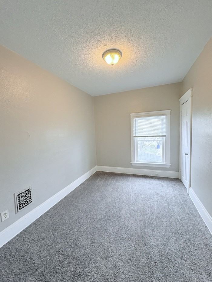 3354 W 88th St - Photo 4 of 16