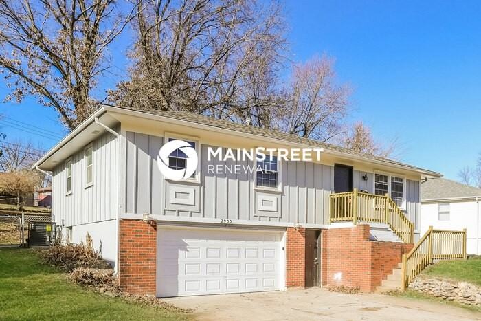 2900 S Linwood Ave - Photo 4 of 17