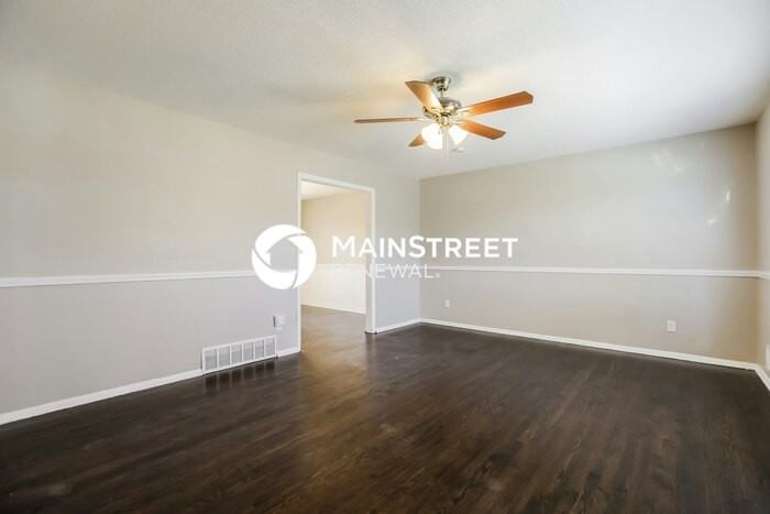 2900 S Linwood Ave - Photo 5 of 17