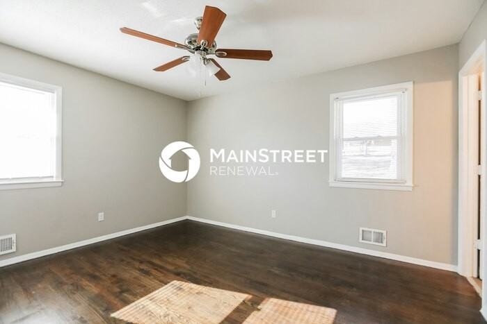 2900 S Linwood Ave - Photo 7 of 17