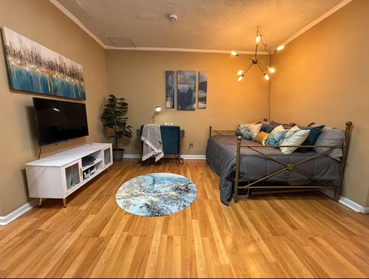 576 Muse St Sw #1 - Photo 2 of 16