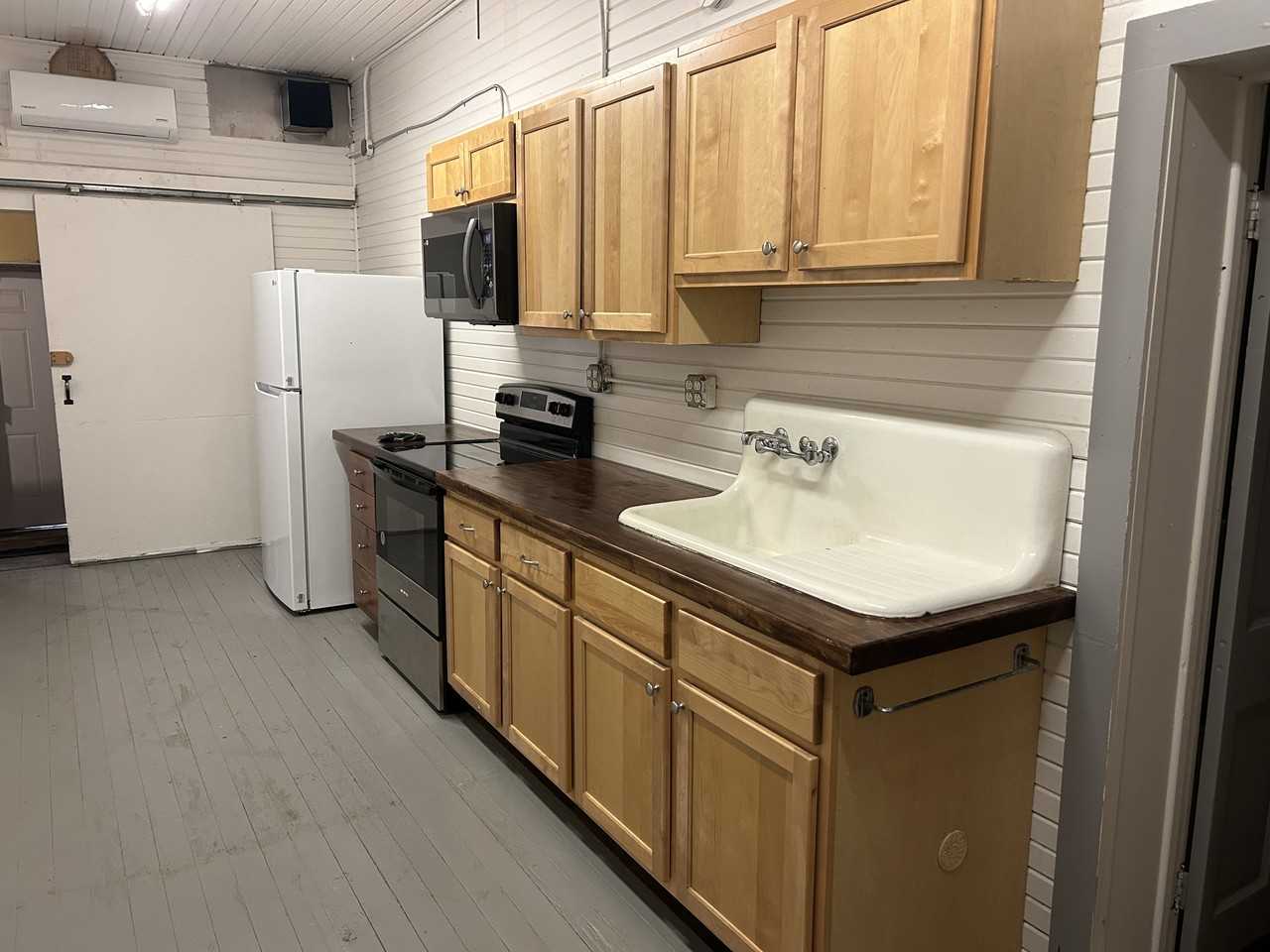 113 E Jefferson St #113A - Photo 2 of 5