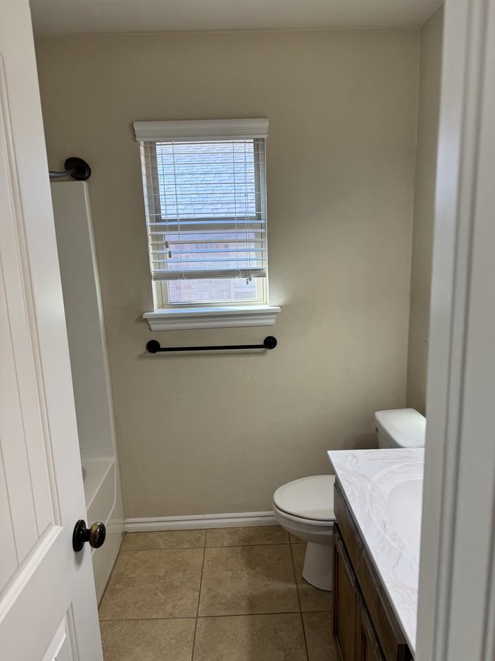 6900 Nw 157th St #NA - Photo 7 of 14