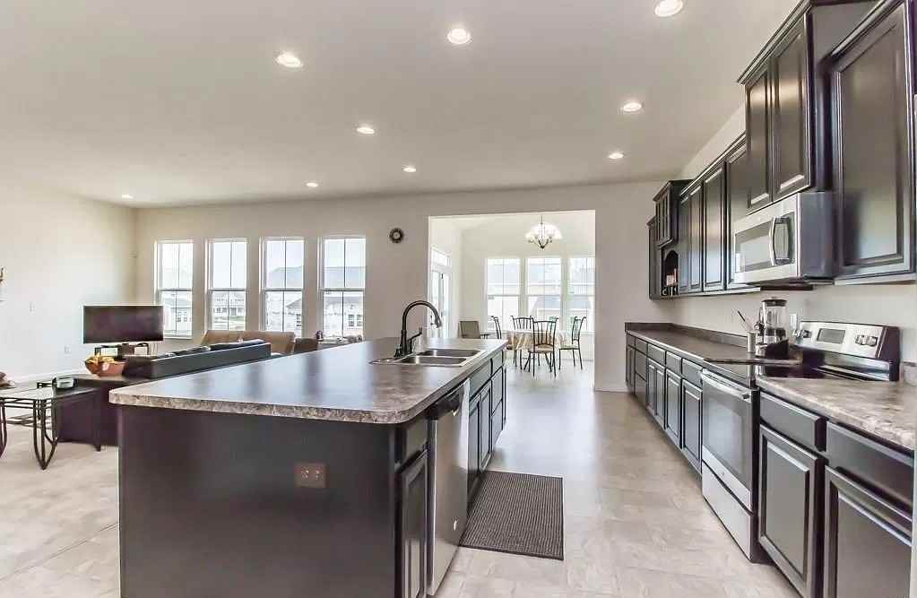 10279 Benjamin Way #NA - Photo 6 of 27