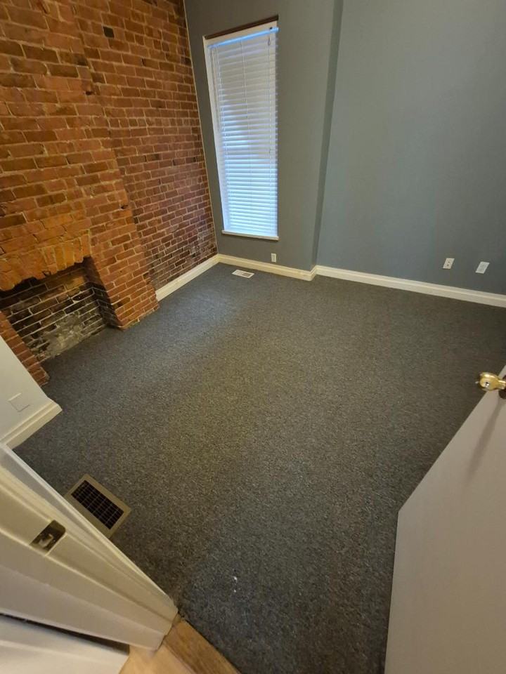 160 Park St - Photo 2 of 3