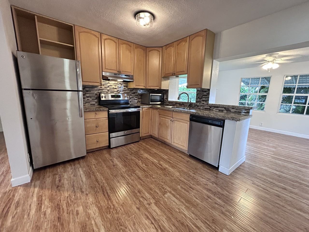 123 Sw 13th St #NA - Photo 6 of 20