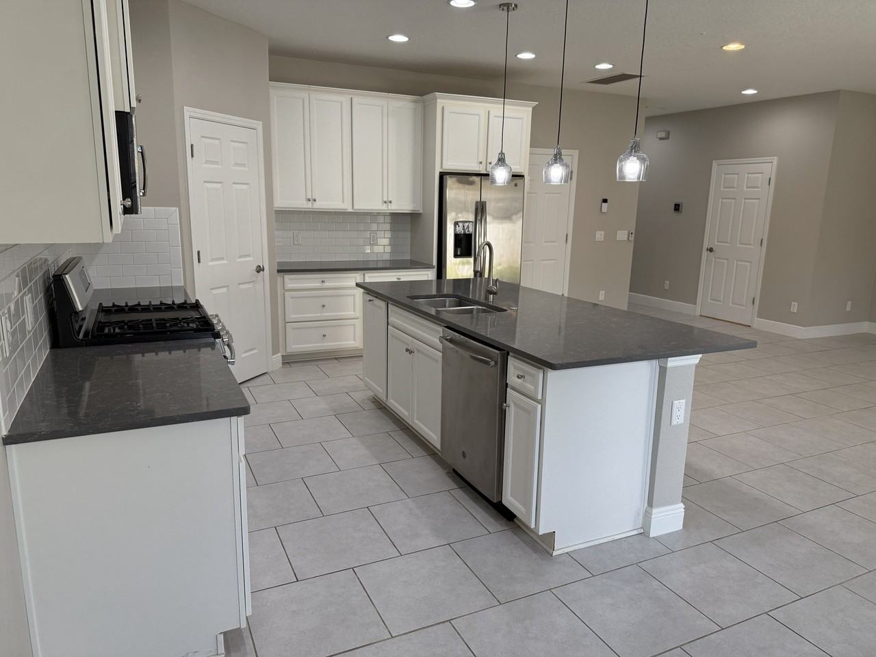 13183 Payton St #NA - Photo 7 of 20