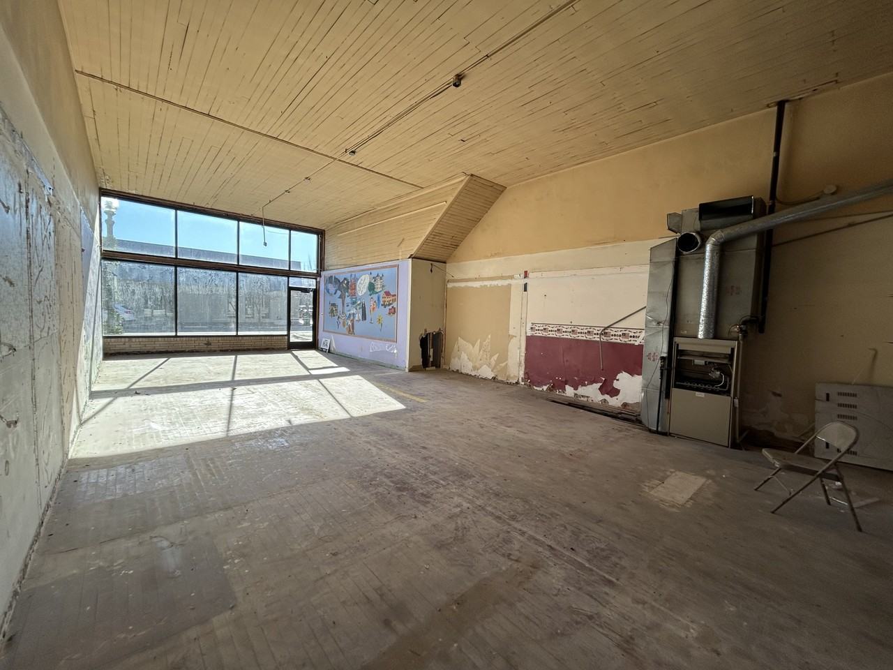 731 Commercial St #1 - Photo 2 of 6