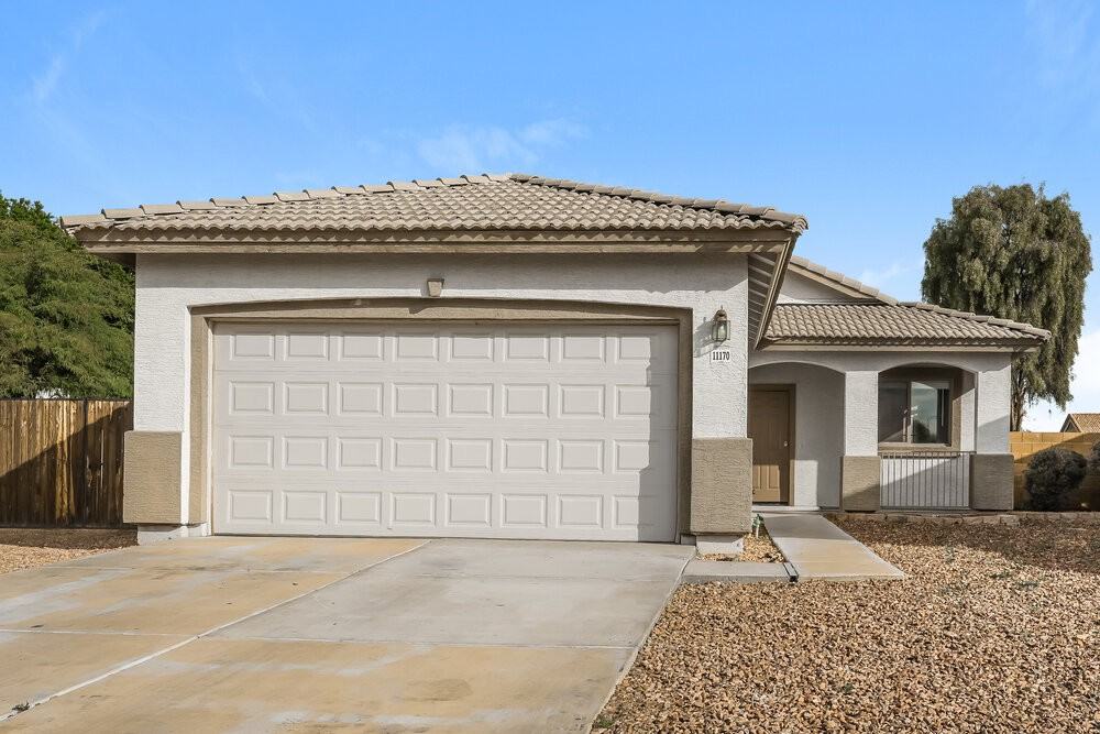 11170 W Holly St - Photo 3 of 16