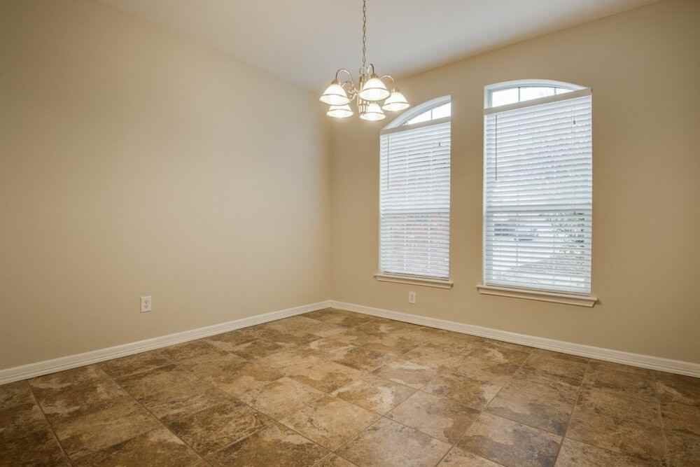 3821 Willowick Cir - Photo 4 of 10