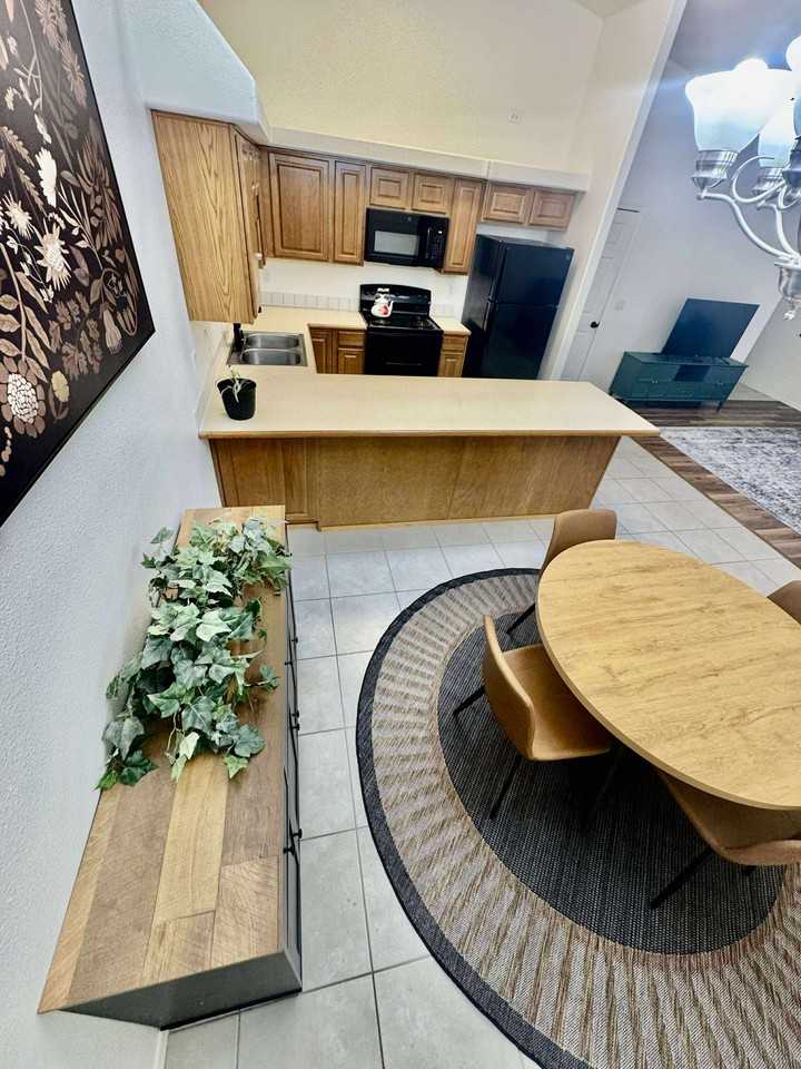 924 Astor Ave #2 - Photo 5 of 6