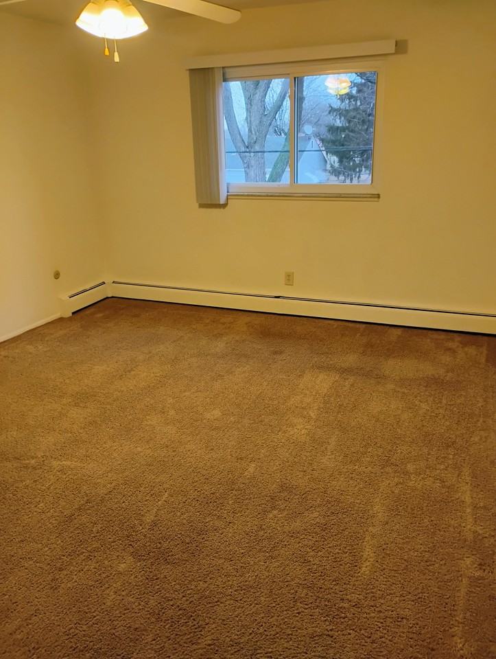 27060 Grandmont St #13 - Photo 3 of 6