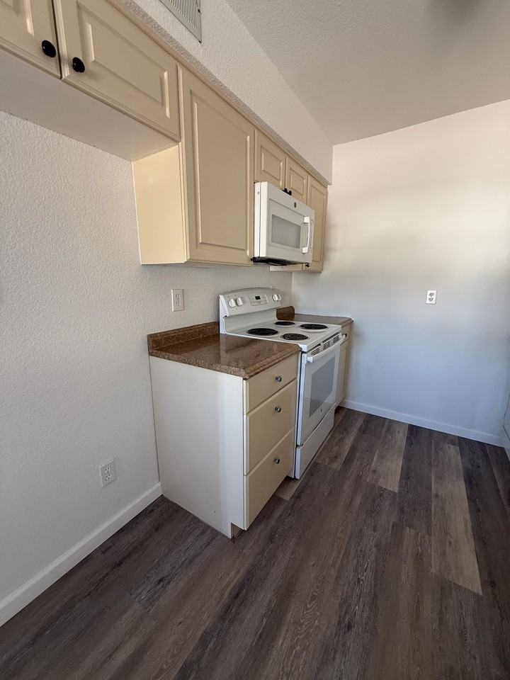 2084 Riviera Blvd #1 - Photo 5 of 8