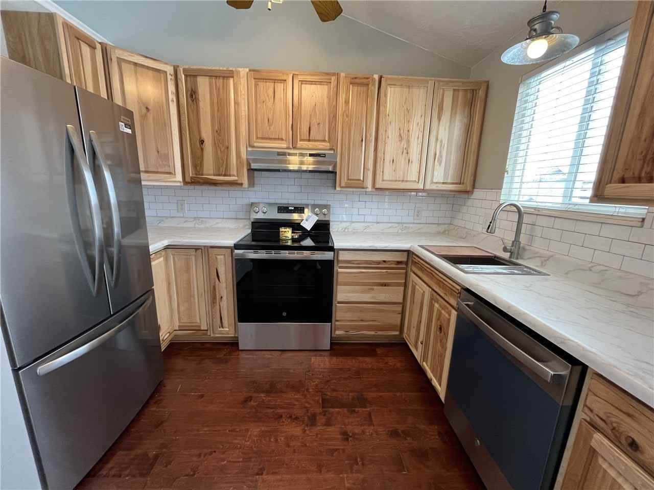 229 Wn - Photo 2 of 33