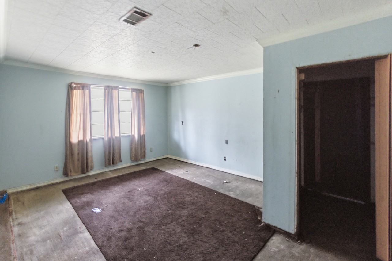 919 25th St #1 - Photo 5 of 14