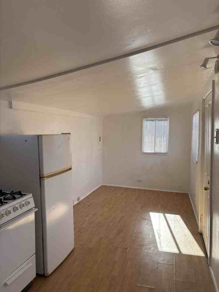 2041 Bacon St #2041 - Photo 3 of 7