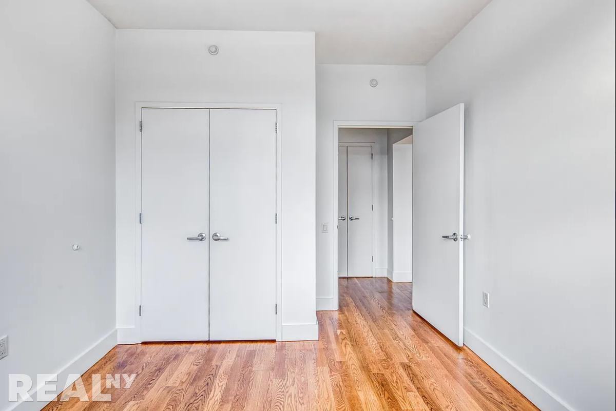 Bergen St #202 - Photo 3 of 9