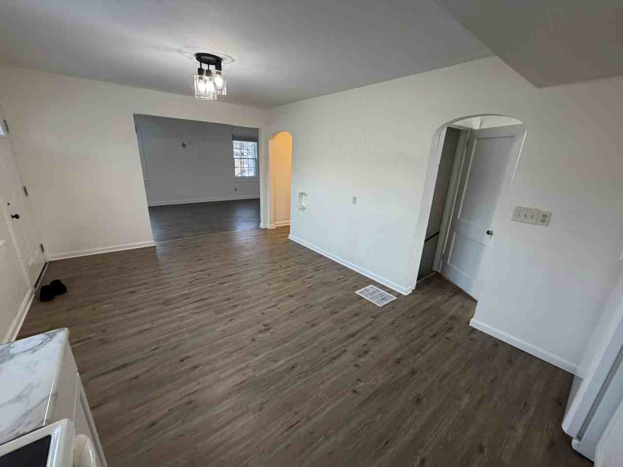 932 Headley St #1 - Photo 5 of 18