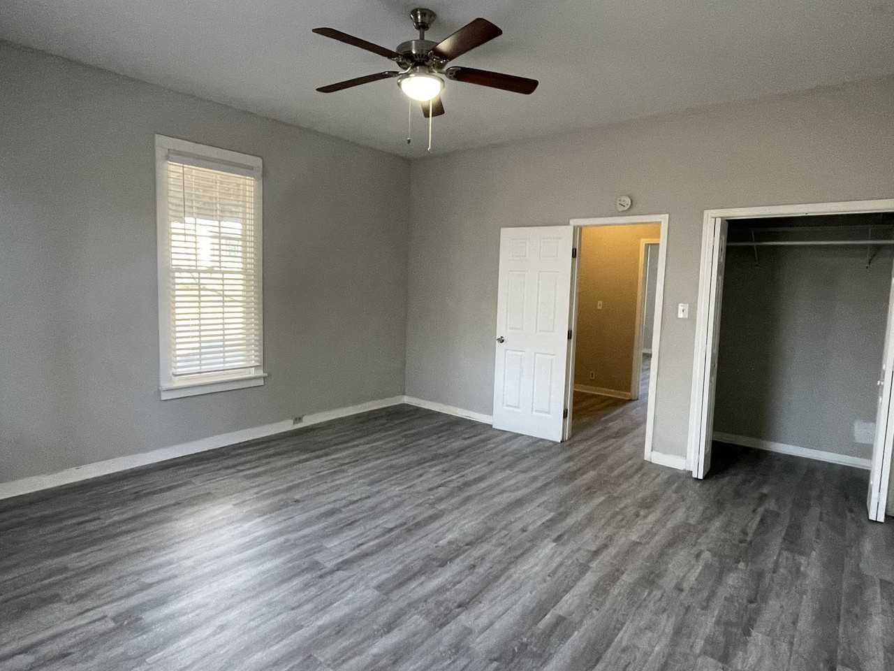 290 Henry St Se #D - Photo 4 of 13