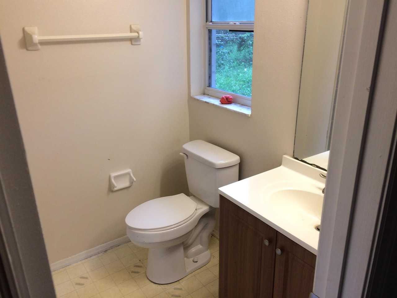 696 Kilgore St #10 - Photo 5 of 9