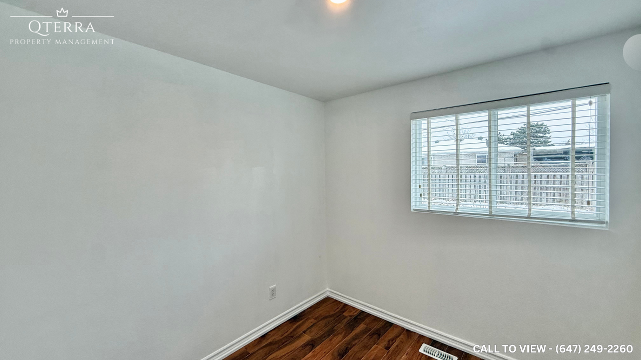 1-27 Murchison Crescent, Etobicoke, Ontario M9V 3P5 - Photo 5 of 11