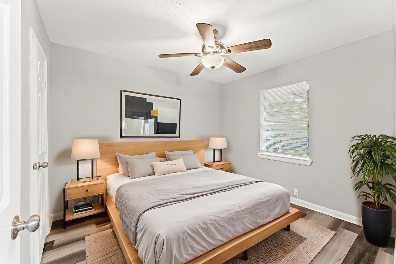 3034 Akard St #1 - Photo 3 of 25