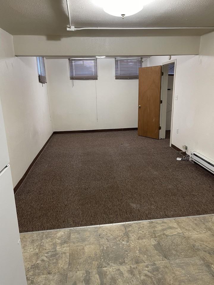 302 E 2nd St #3 - Photo 6 of 6