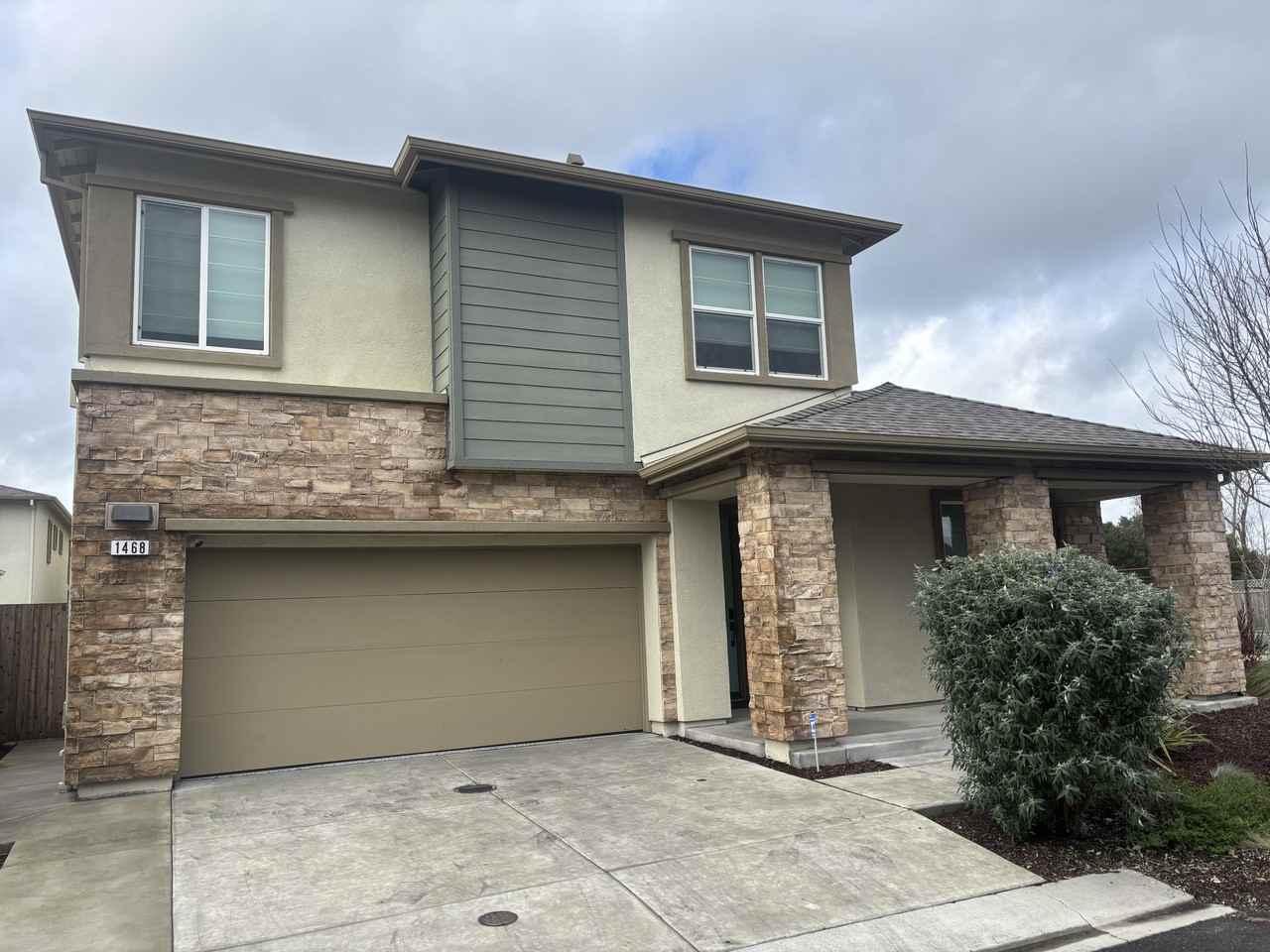 1468 Oak Cir #1 - Photo 2 of 37