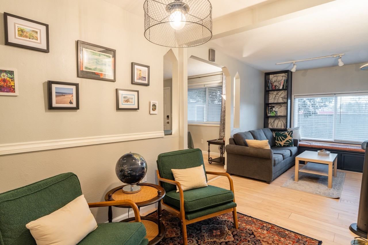 4106 Ne Senate St #1 - Photo 6 of 10