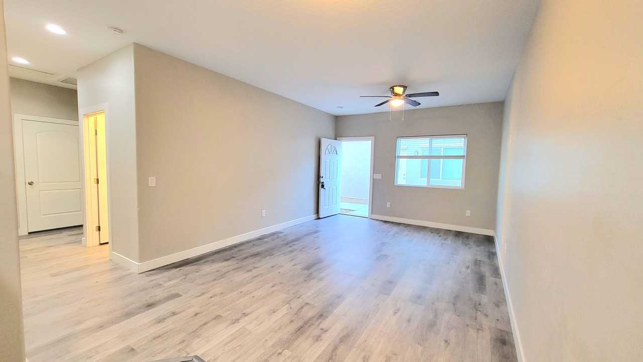 620 San Lorenzo Street #4 - Photo 3 of 17