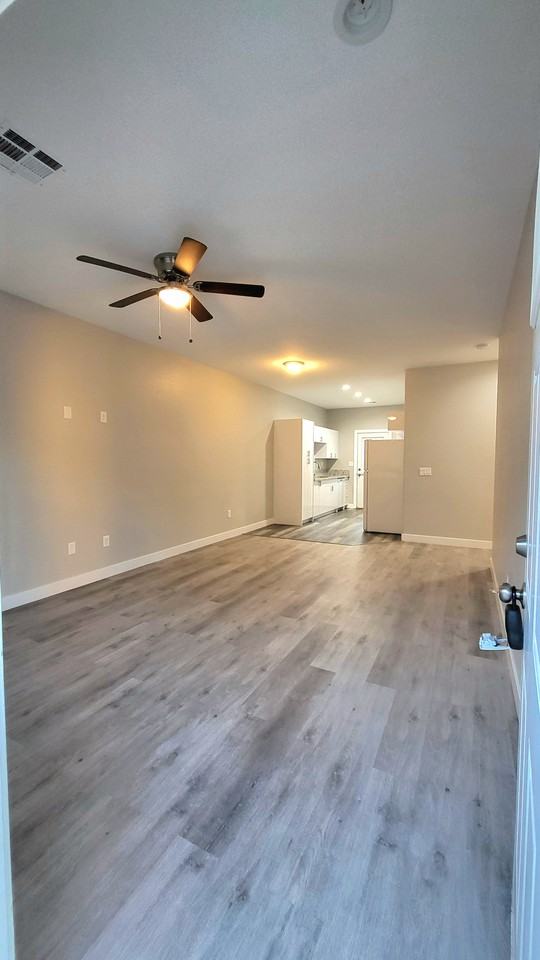 620 San Lorenzo Street #4 - Photo 4 of 17