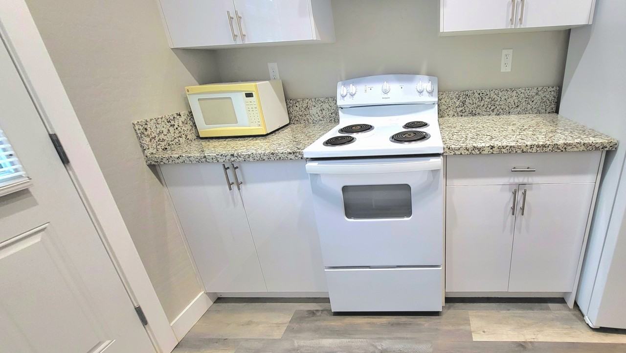 620 San Lorenzo Street #4 - Photo 5 of 17